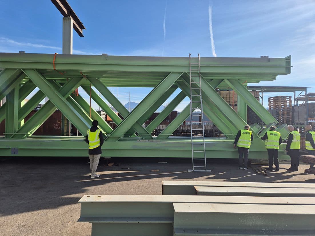 Die grossen Stahlfachwerke werden vom 09.-15.12.2025 beim Schulhaus Root versetzt!